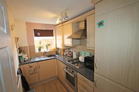 2 bedroom flat for sale, Abrahams Close, Bedford