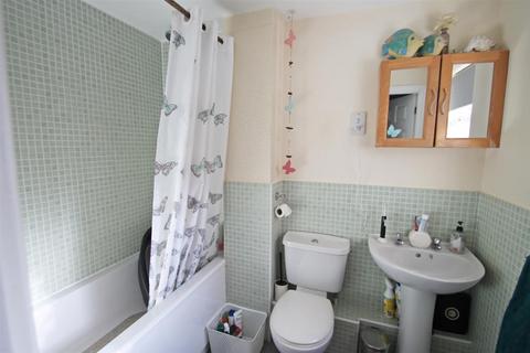 7 Abrahams Close, Bedford, MK40 3EJ