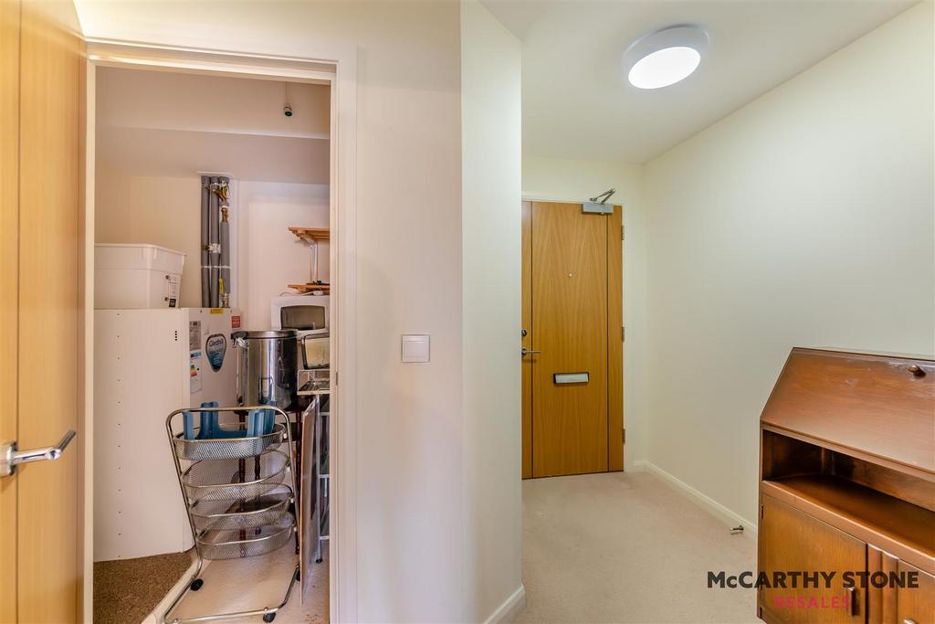 8626650-interior16.jpg