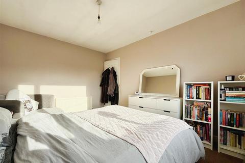 30 Thornes Park, Shipley, BD18 1BH