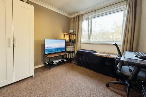 30 Thornes Park, Shipley, BD18 1BH
