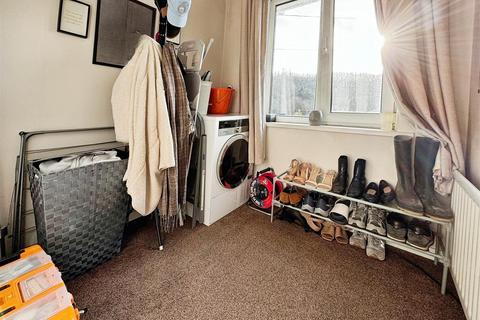 30 Thornes Park, Shipley, BD18 1BH