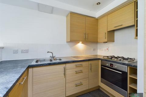 2 bedroom flat for sale, Stone Court, Worth RH10