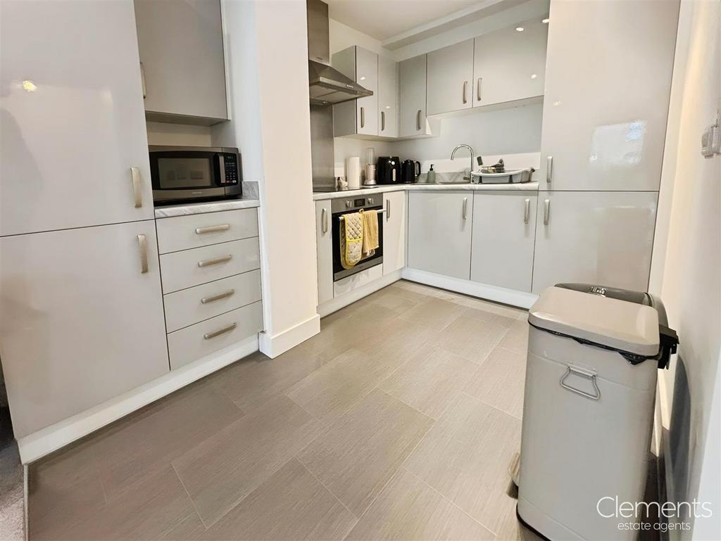 Db7ed429-Kitchen 20 Ven.jpeg