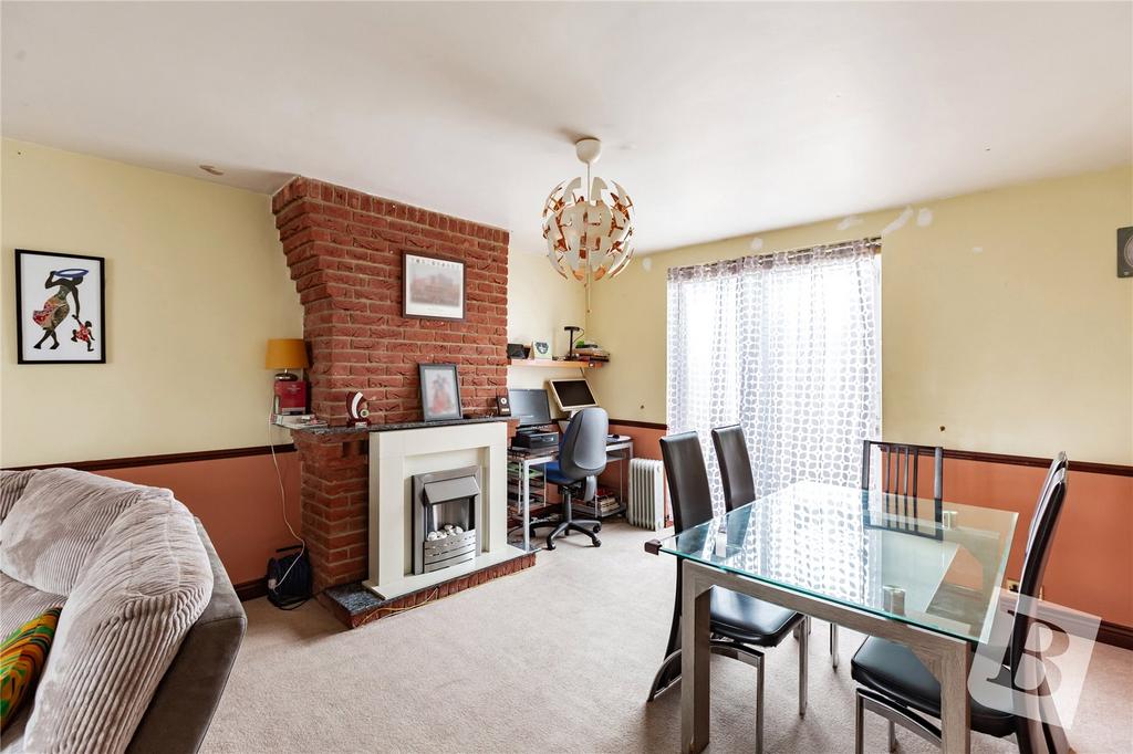 Living / Dining Area