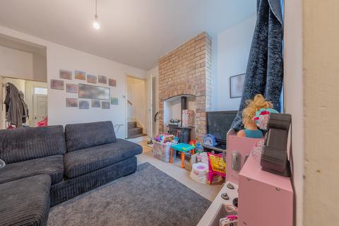 2 bedroom end of terrace house for sale, Staples Street, Nottingham NG3