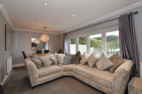 4 bedroom end of terrace house for sale, Norsey Road, Billericay, Essex