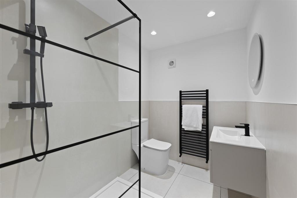 Ensuite shower room
