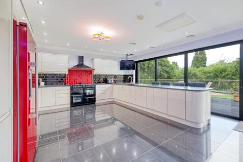 4 bedroom detached house for sale, Ingrave Road, Brentwood