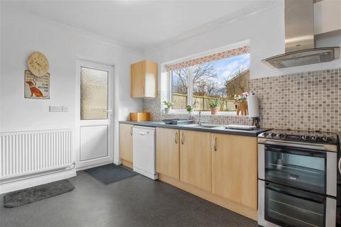 8 Arran Close, Hailsham, BN27 3DZ