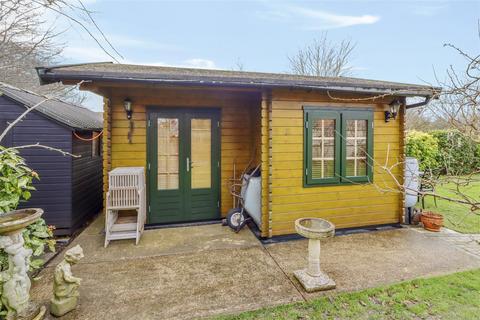 8 Arran Close, Hailsham, BN27 3DZ