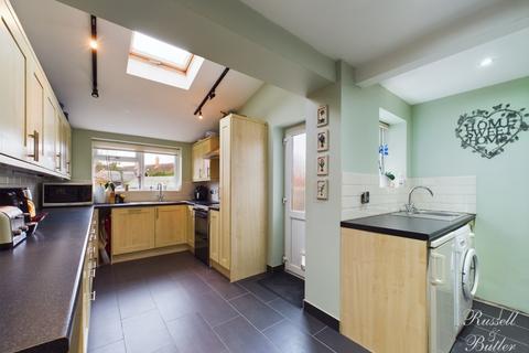 3 bedroom semi-detached house for sale, Overn Avenue, Buckingham