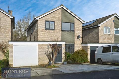 4 bedroom link detached house for sale, Silverdale Avenue, Guiseley, Leeds