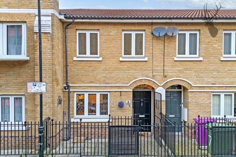 5 Shaw Crescent, London, E14 7BF