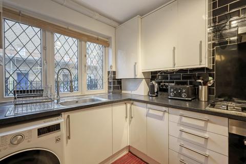 5 Shaw Crescent, London, E14 7BF
