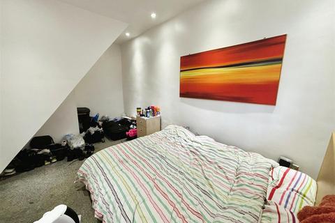 168 Intake Road, Bradford, BD2 3NE