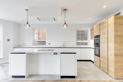2 bedroom apartment to rent, High Beeches, West Heath Road, Hampstead, NW3