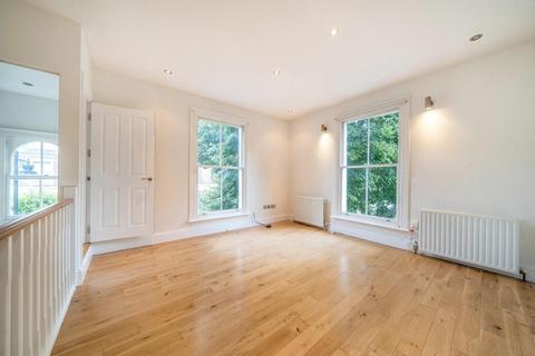 2 bedroom flat for sale, Elmore Street, Islington