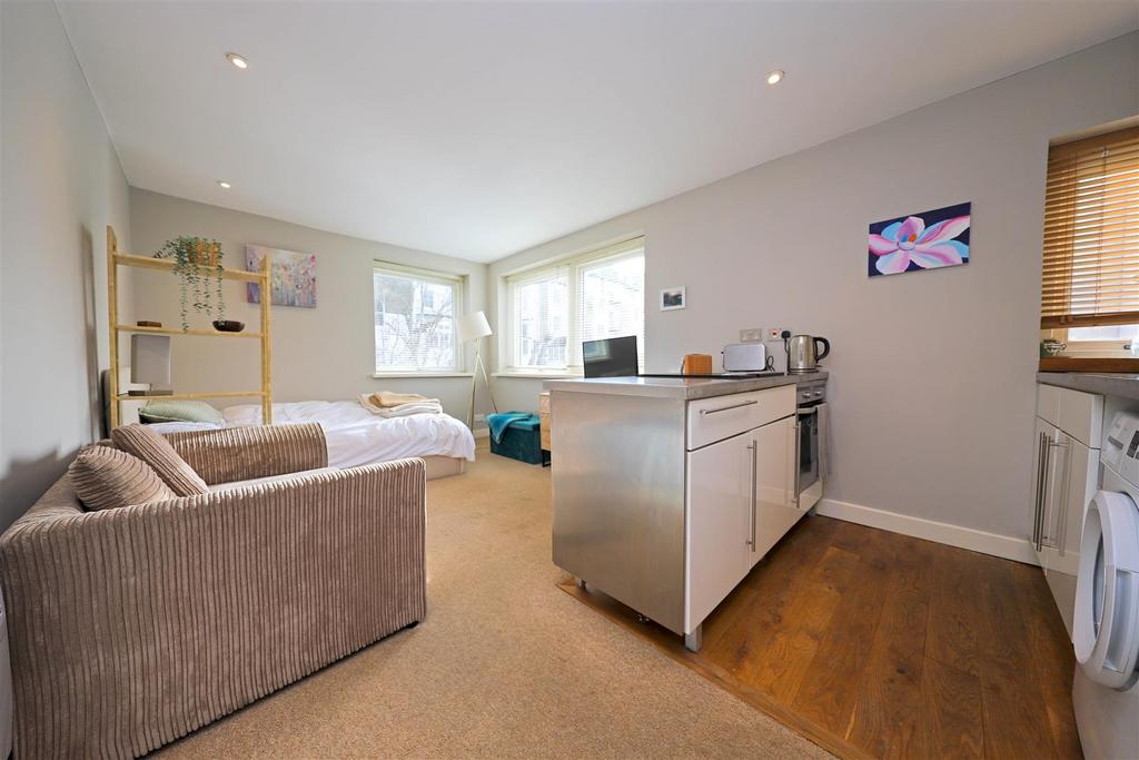 Nicholas james brunswick place studio room 1.jpg