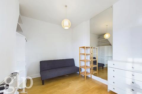 Studio to rent, Jenner House, Hunter Street, WC1N