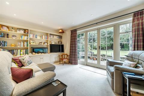 Herons Croft How Lane, Chipstead, Coulsdon, CR5 3LT