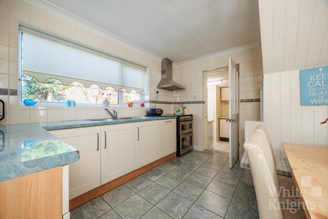 4 bedroom detached house for sale, Clivedale Road, Reading RG5