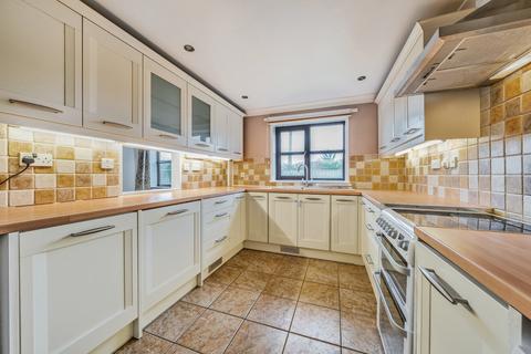 4 Downlands, Longcot, Faringdon, SN7 7TY