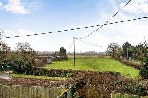 4 Downlands, Longcot, Faringdon, SN7 7TY
