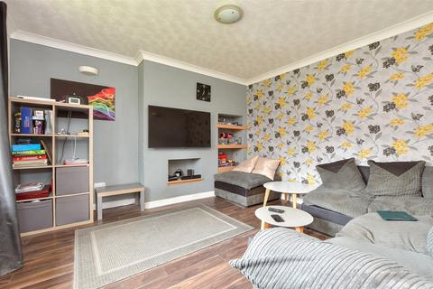 19 Crossways Close, Crawley, RH10 1QN