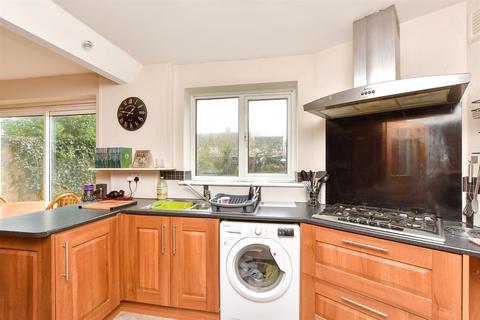 19 Crossways Close, Crawley, RH10 1QN