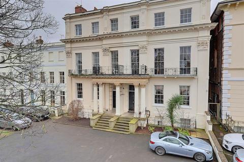 2 bedroom apartment for sale, Bath Road, Cheltenham