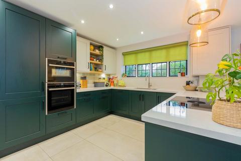 4 bedroom detached house for sale, Elm Grove, Maidenhead SL6