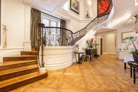 4 bedroom apartment for sale, Kensington Gore, London, SW7