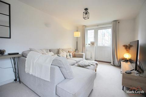 Flat 3, Sandown Court Eastman Way, Epsom, KT19 8FB