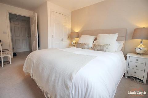 Flat 3, Sandown Court Eastman Way, Epsom, KT19 8FB