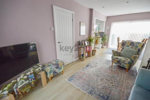 3 bedroom semi-detached house for sale, Fort Hill Road, Sheffield, S9