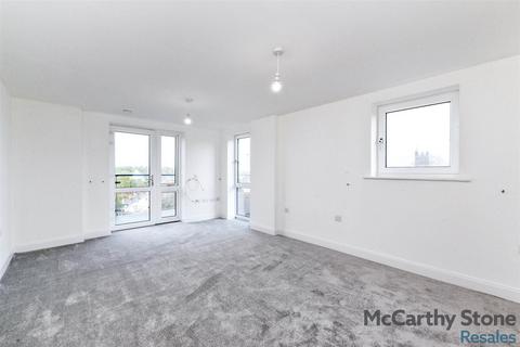 1 bedroom apartment for sale, Isabella House, Hale Road, Gascoyne Way, Hertford, Hertfordshire, SG13 8EN