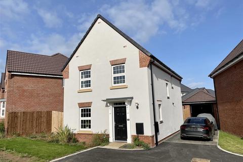 4 bedroom detached house for sale, Peregrine Close, Newent GL18