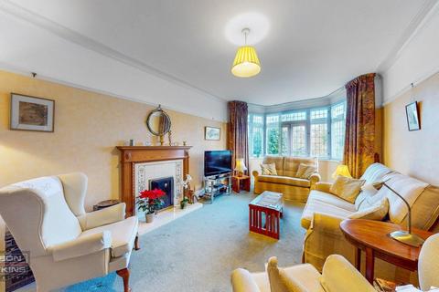 4 bedroom detached house for sale, Shaftesbury Avenue, Harrow HA3