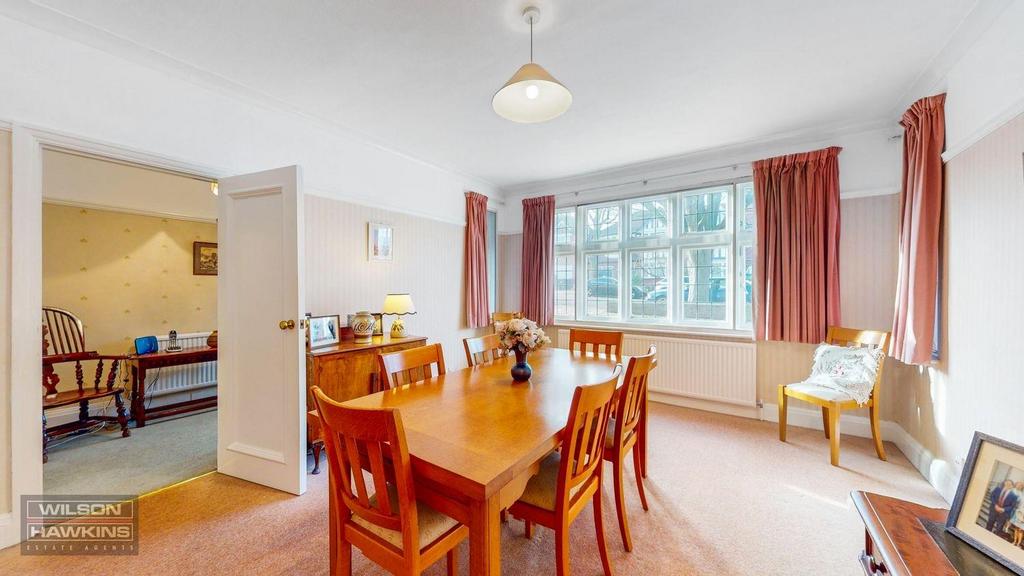24 Shaftesbury Avenue, Kenton - SCCh AUcr ARVC14 It Pz