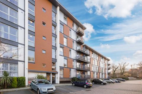 2 bedroom flat for sale, Commonwealth Drive, Page Court Commonwealth Drive, RH10