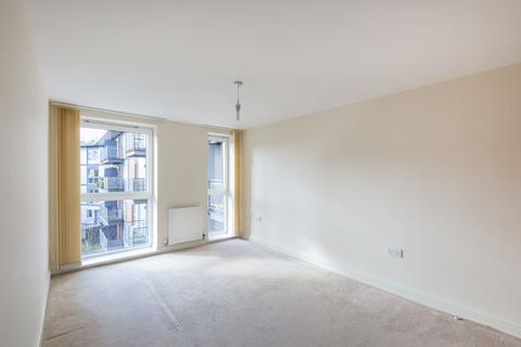 2 bedroom flat for sale, Commonwealth Drive, Page Court Commonwealth Drive, RH10