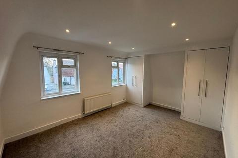 3 bedroom house to rent, Elliman Avenue, Slough SL2