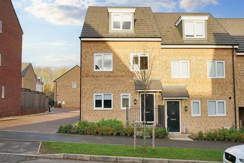 3 bedroom terraced house to rent, Gedling NG4