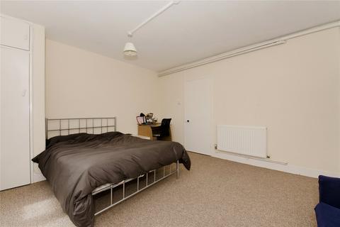 Studio to rent, Victor Cazalet House, Gaskin Street, Islington