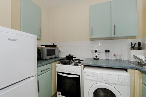 Studio to rent, Victor Cazalet House, Gaskin Street, Islington