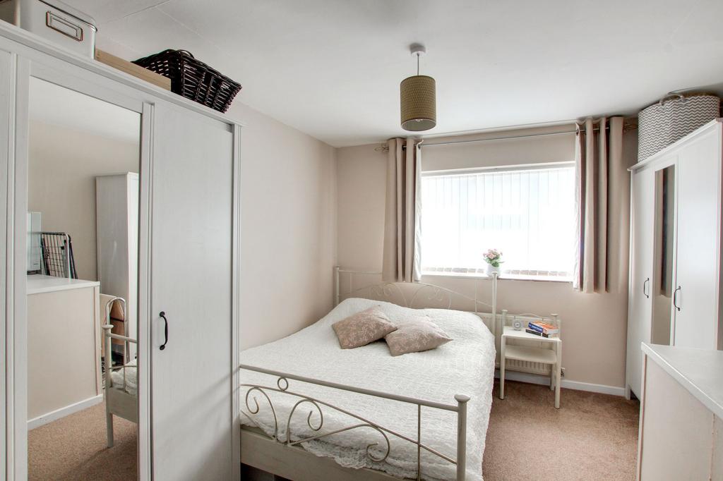 Bedroom 1: