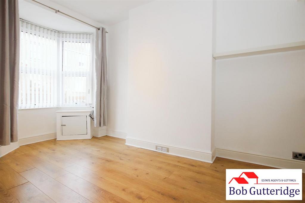 Bay fronted dining room