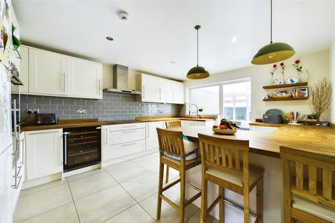 6 bedroom detached house for sale, Bramley Road, Pamber End, Tadley, Hampshire, RG26