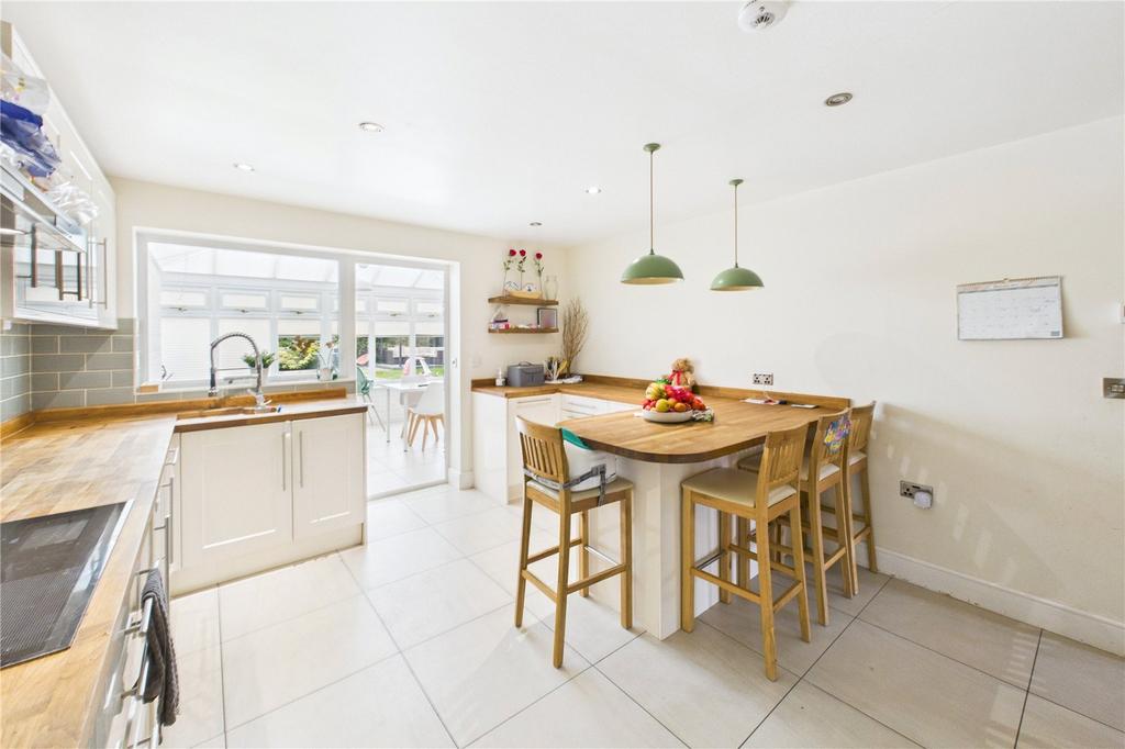 Kitchen/ Breakfast